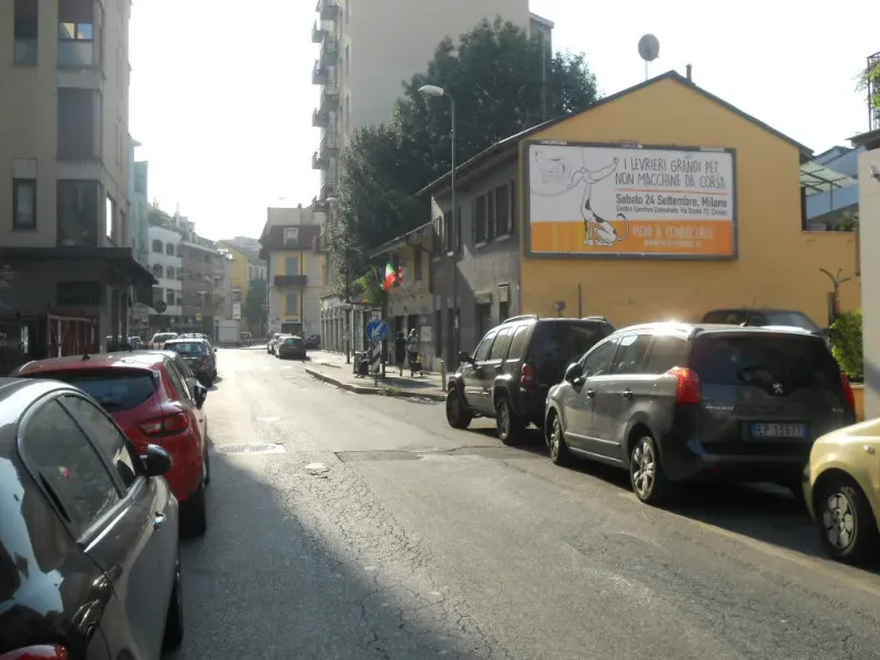 MI Via Bodoni cim.81 PET LEVRIERI 05.09.2016